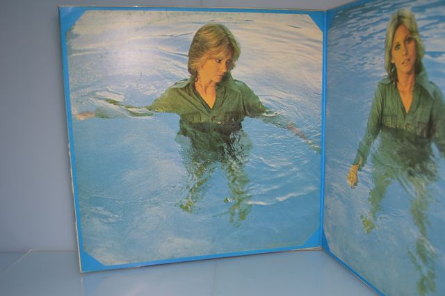 Olivia Newton-John – Come On Over