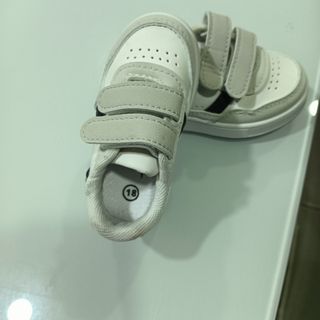 Sapatilhas novas bebê