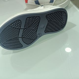 Sapatilhas novas bebê