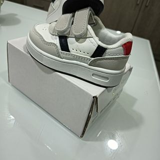 Sapatilhas novas bebê