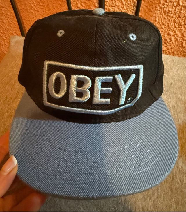 gorra obey