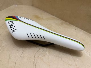 Sillin fizik arione cx world cup NUEVO fi’zi:k