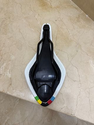 Sillin fizik arione cx world cup NUEVO fi’zi:k