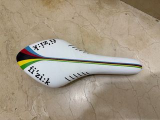 Sillin fizik arione cx world cup NUEVO fi’zi:k