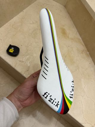 Sillin fizik arione cx world cup NUEVO fi’zi:k