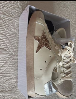 Zapatillas estrella dorada sin estrenar