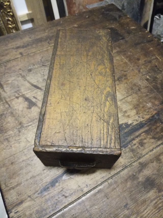 Antiguo cajon archivador de madera
