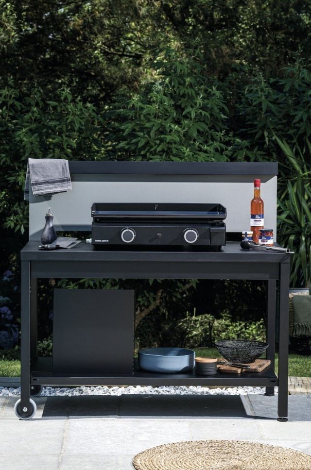 Mesa acero con aparador abierto y ruedas