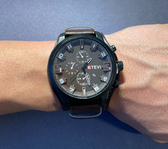 Reloj con pulsera de Cuero