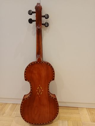 VIOLÍN DECORADO CON NÁCAR 1