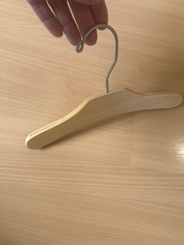 lote Perchas de madera para niños alta calidad