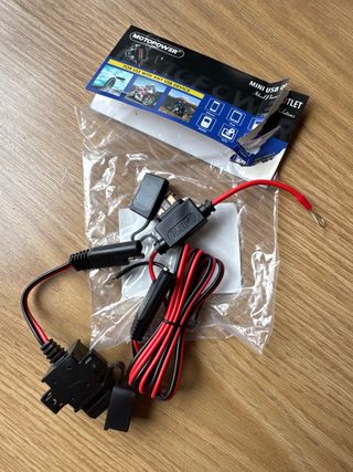 Cargador Moto USB Universal