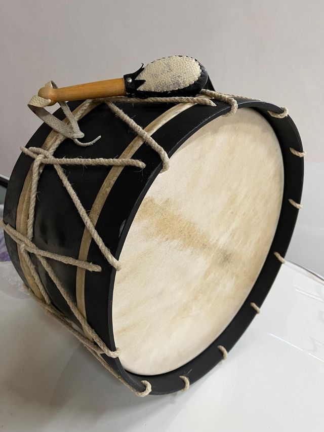 Bombo pequeño hecho en tobarra