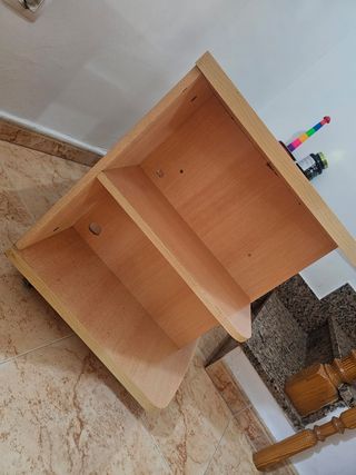 Mesa para TV de madera clara