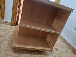 Mesa para TV de madera clara