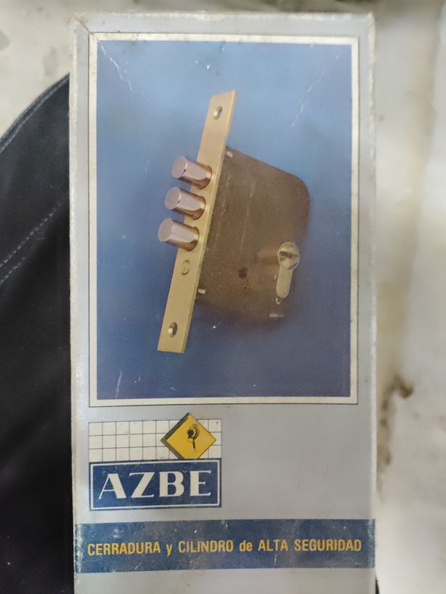 Cerradura y cilindro de seguridad AZBE