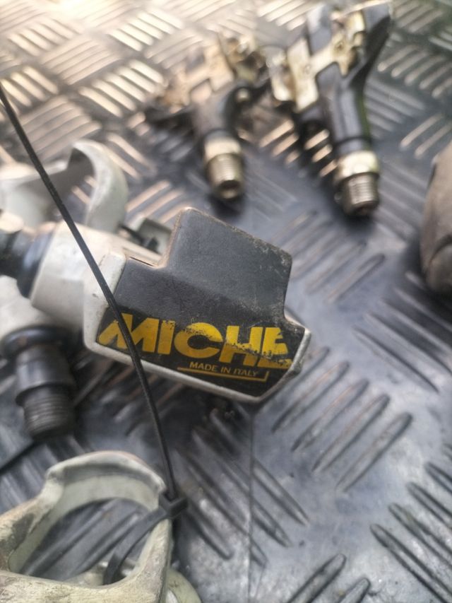 Lote 13 pedales varios tipos