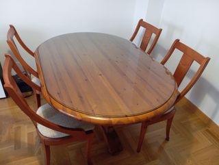 Mesa madera maciza caoba con cuatro sillas