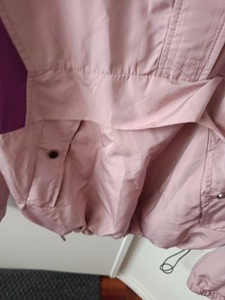 Anorak con capucha 