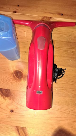 Lava e asciuga vetri a batteria.