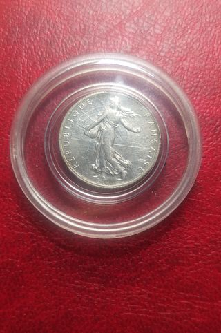 MONEDAS Y BILLETES