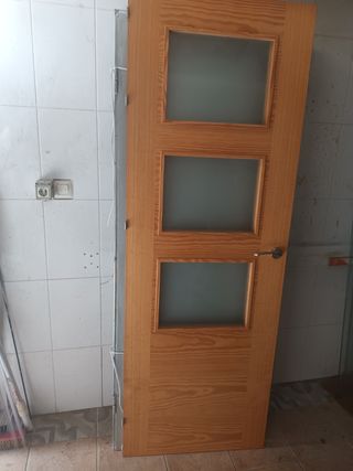Puerta de interior.
