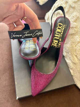 Zapatos Versace fondo scarlett original 