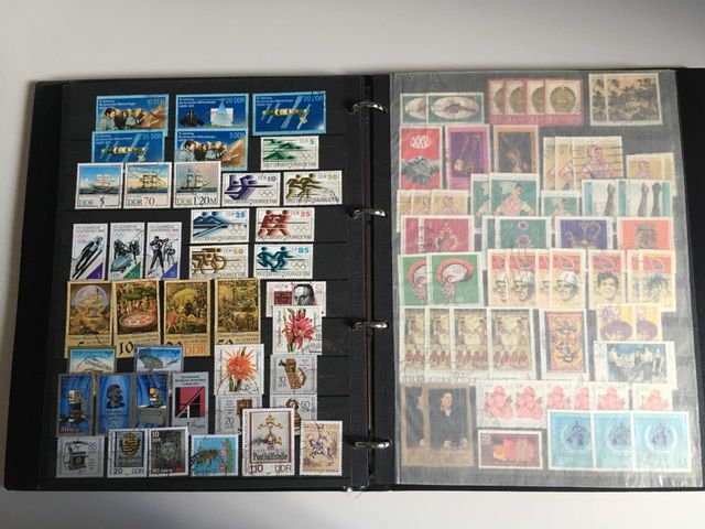 Anelli per album e francobolli della Repubblica tedesca.