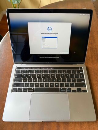MacBook Pro 13" (2020) - Core i7, 16GB RAM, 512GB