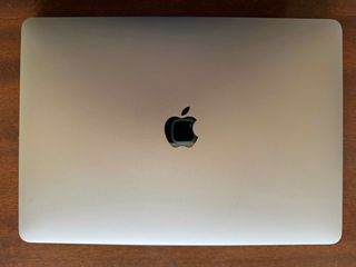 MacBook Pro 13" (2020) - Core i7, 16GB RAM, 512GB