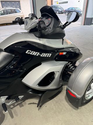 Can am spyder