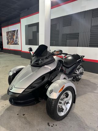 Can am spyder