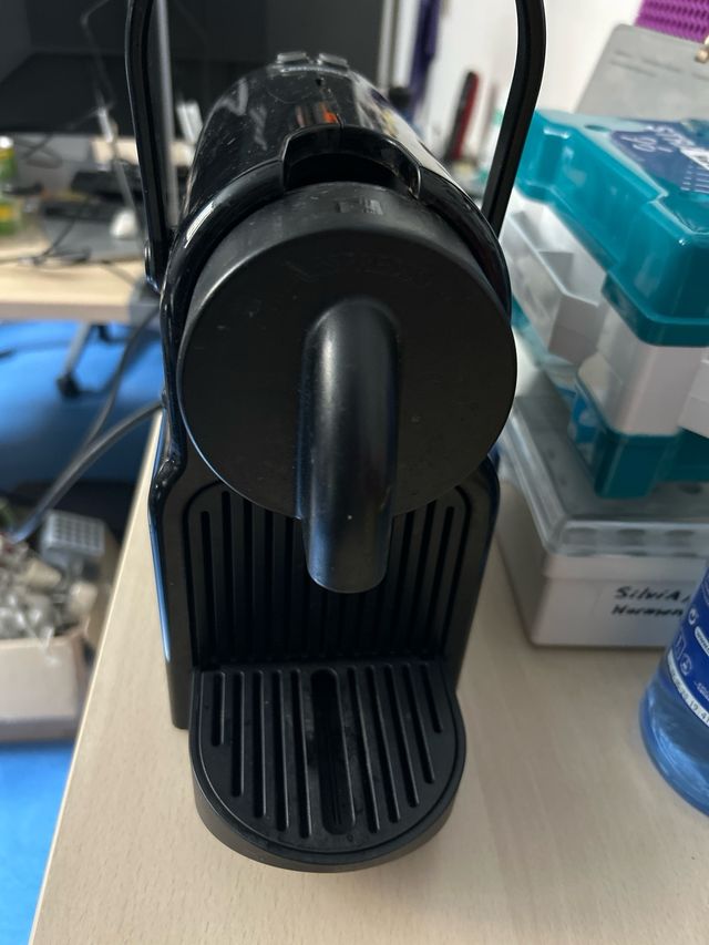 Cafetera Nespreso DeLonghi