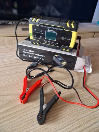 Cargador de baterías 12V 8A - 24V 4A
