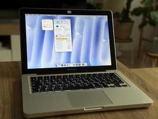 Macbook PRO i7 8GB RAM 250SSD