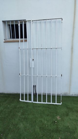 Rejas de acero con hojas abatibles 