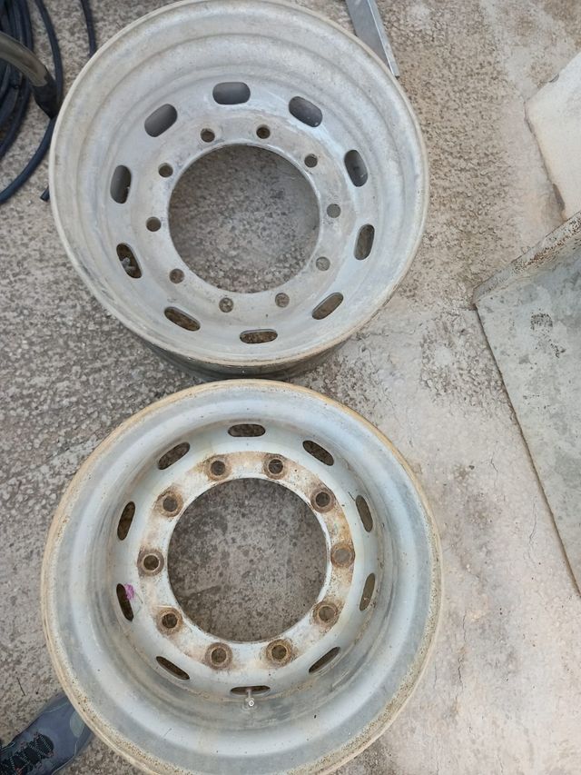 LLANTAS DE HIERRO DE CAMIÓN