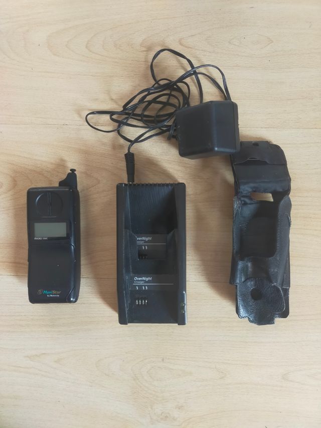 Móvil antiguo Motorola.