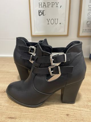 Botines negros