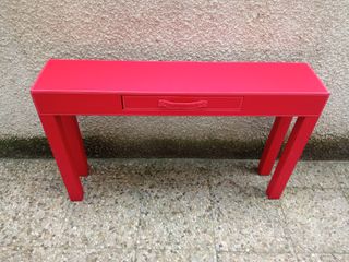 Consola entrada de cuero rojo