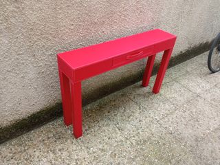 Consola entrada de cuero rojo