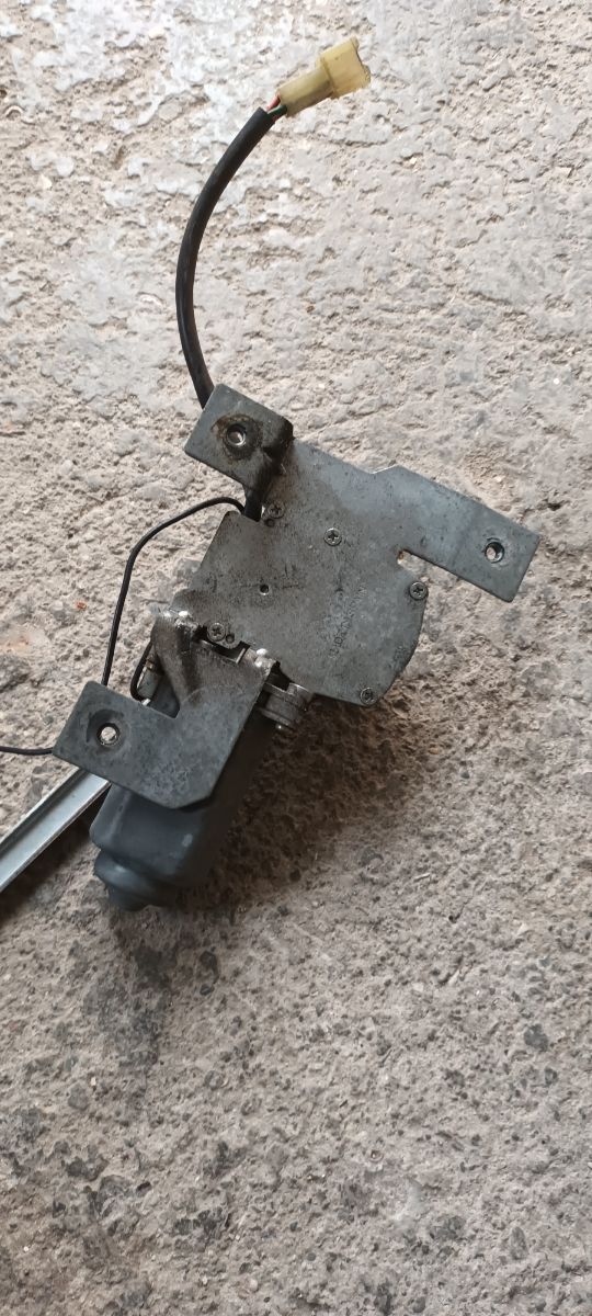 Motor limpia trasero ...