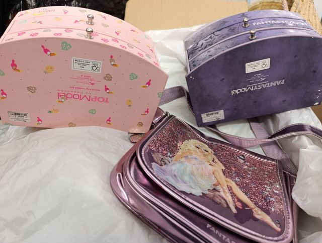 Bolso y dos jolleros niña