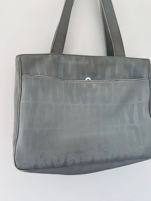 Bolso grande gris DKNY