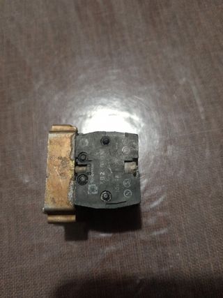 Base con  contatti elettrici telemecanique