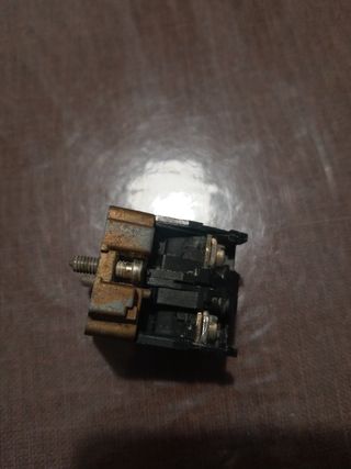 Base con contatti elettrici telemecanique