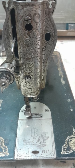 Maquina de coser antigua