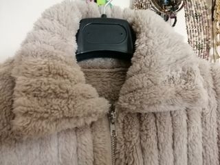 Cazadora corta de peluche