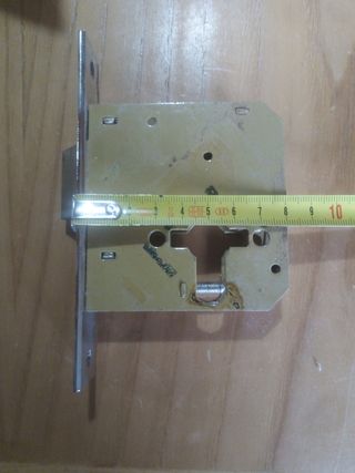 Cerradura puerta entrada 