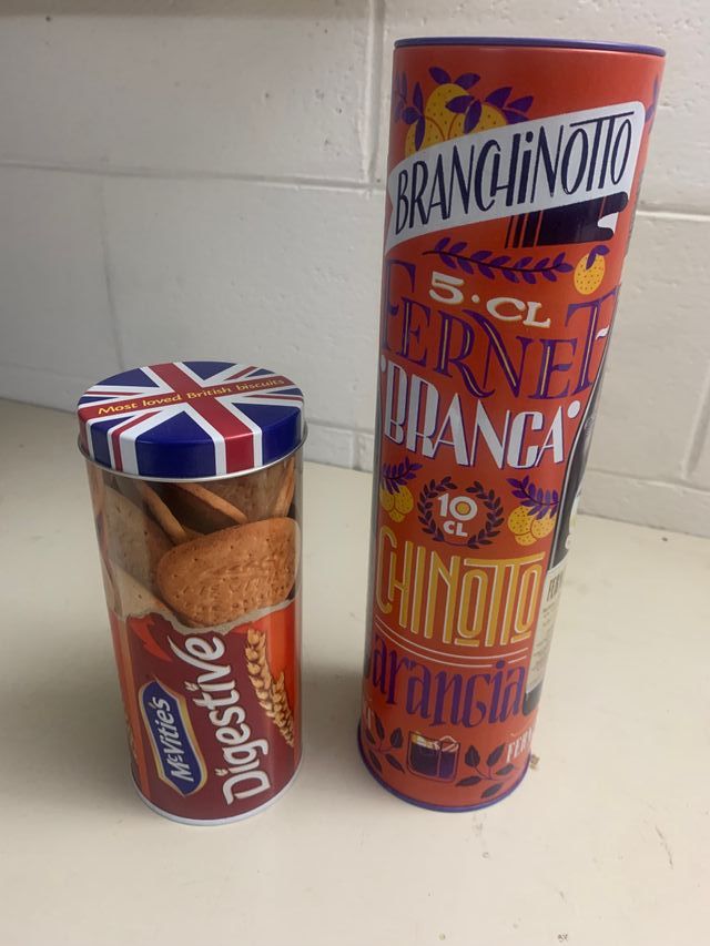 9 scatole di latta Vintage